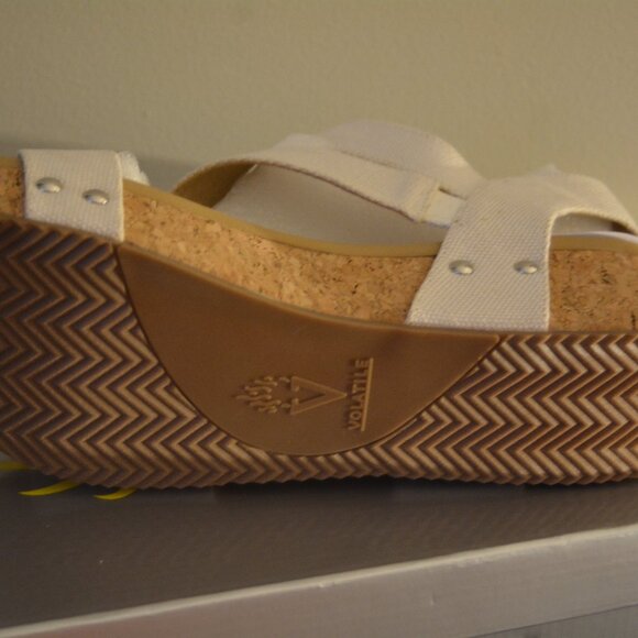 Volatile Biloxi Women’s Sandals SZ 10 Ivory Ankle Strap Cork Wedge Low Heel NIB - Picture 5 of 8